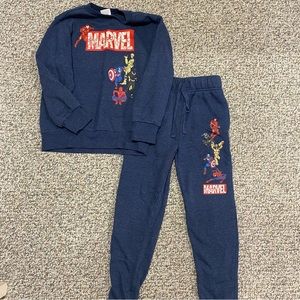 Boys Marvel sweatsuit size small